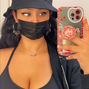 Meet your Posher, Shay